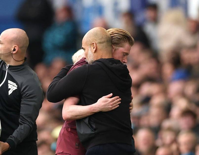 2-0!4-1!欧冠之争太惨烈,曼城晋级前4,纽卡惨败维拉排名前三