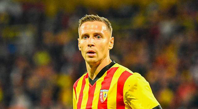 法甲激战展望:朗斯状态回升,欧塞尔战绩低迷