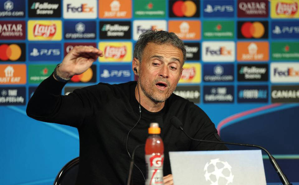 法甲高歌猛进:巴黎晋级欧冠决赛,恩里克巧辩C罗“农民联赛”的争议