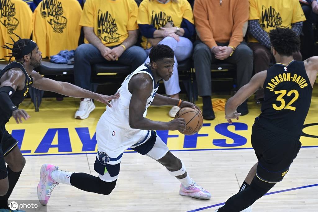 华子开三疯模式羞辱勇士 金州想续命除非医学奇迹?