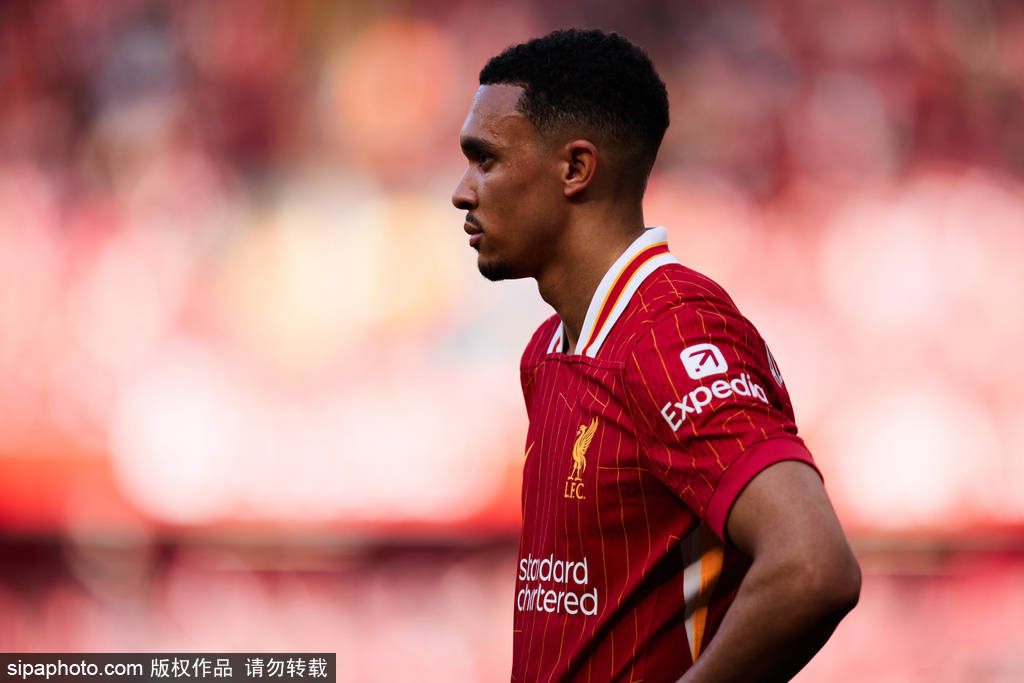 阿诺德投皇马剑指金球奖?名宿当头棒喝:哥们儿,洗洗睡吧!