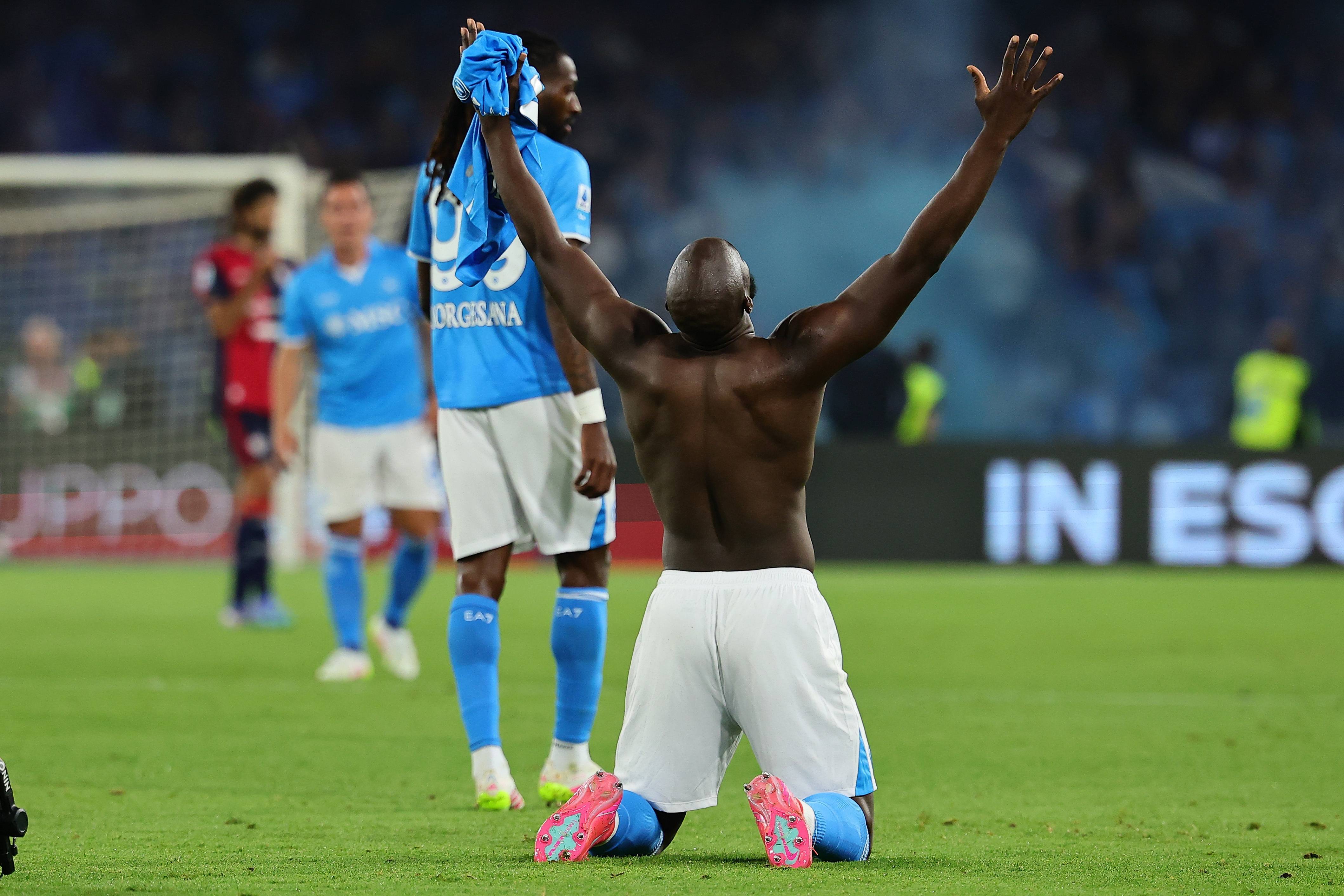 结束流浪!32岁卢卡库加盟那不勒斯14球11助夺意甲 近5年4次转会