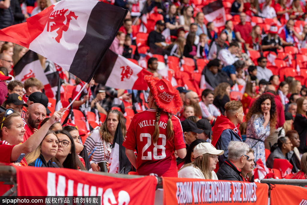 曼联2-0刺杀维拉欧冠梦!红魔末轮“回光返照”,埃梅里饮恨老特拉福德!