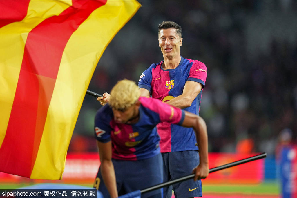 西甲风云再起!巴萨五虎将问鼎年度最佳?弗里克PK西蒙尼,莱万亚马尔挑战姆巴佩!