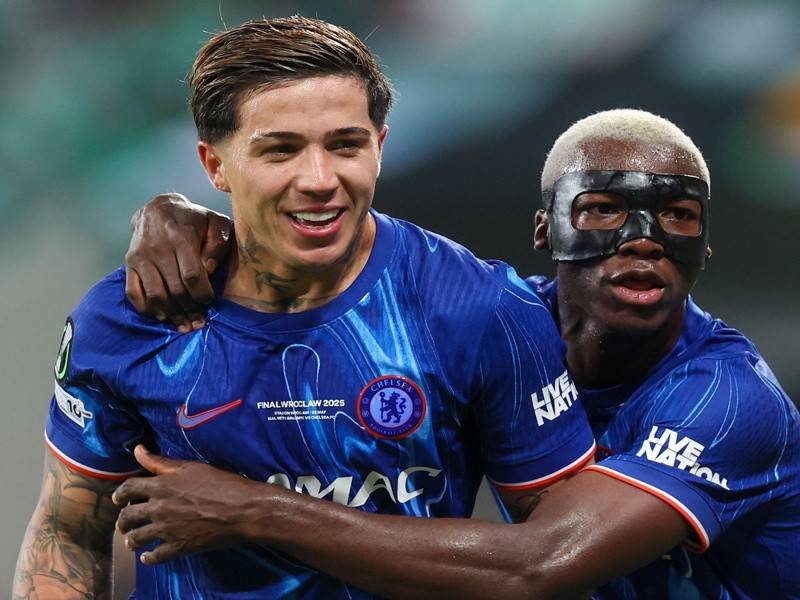 切尔西打造典礼三中场,恩佐成为史上第一人,有望取代阿森纳