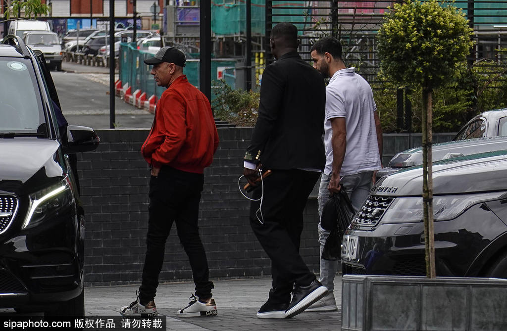 曼城盯上荷兰飞翼杜姆弗里斯,右后卫位置迎来新变革?