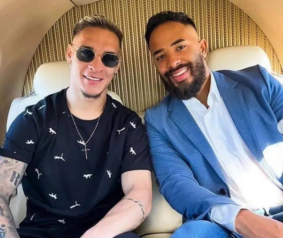 曼联两「藤甲兵」获沙特邀请,有望带来3600万!安东尼表示愿意去